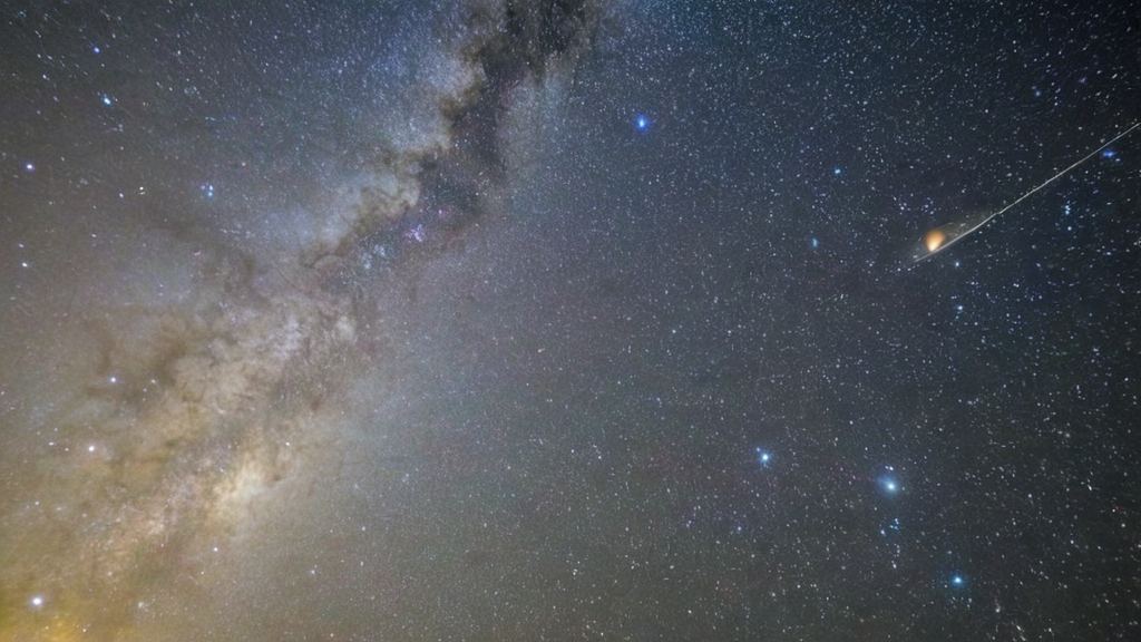 有个视频揭秘了某明星与吃瓜界的明星交错的趣事，娱乐吃瓜酱带你深度解析最新热点事件